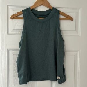 VUORI energy tank in mist size medium